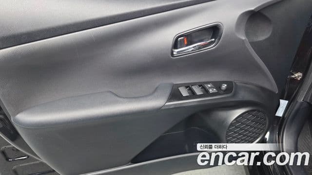 Toyota Prius 2021 — Photo 15/31