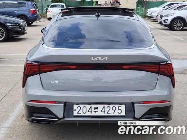 Kia K5 2023 — Şəkil 3/20