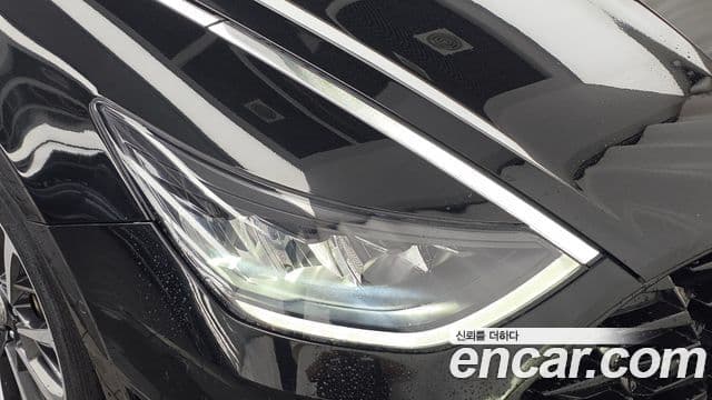 Hyundai Sonata Hybrid 2021 — Photo 11/32