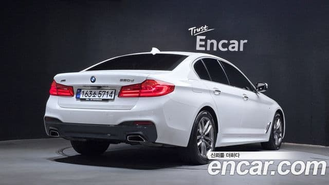 BMW 5 Series 2018 — Фото 2/20