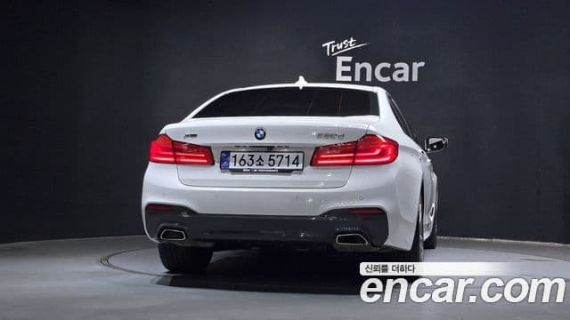 BMW 5 Series 2018 — Фото 4/20