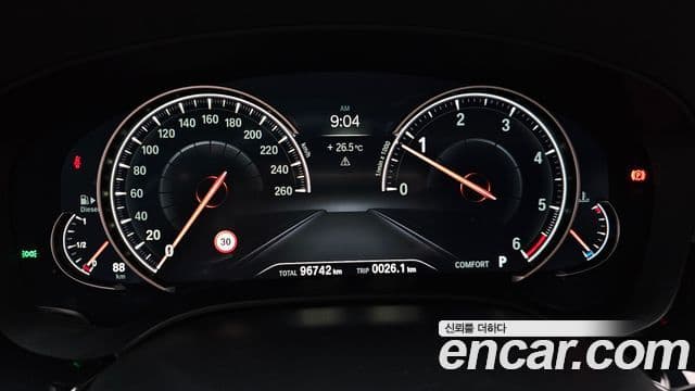 BMW 5 Series 2018 — Фото 8/20