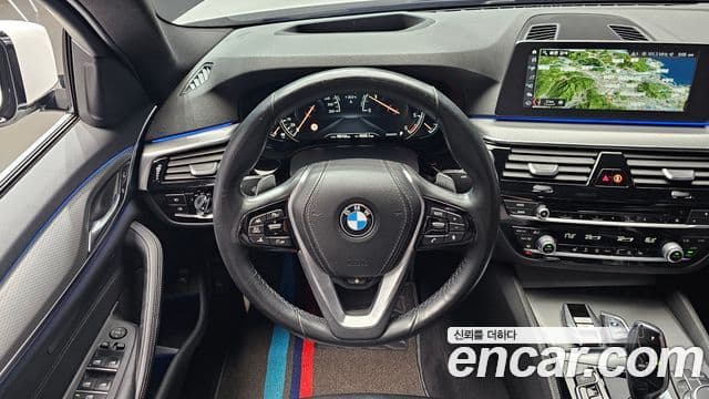 BMW 5 Series 2018 — Фото 13/20