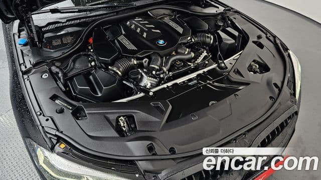 BMW 8 Series 2023 — Photo 27/38