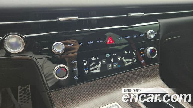 Genesis Electrified G80 2024 — ფოტო 15/20