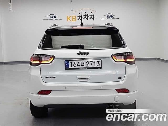 Jeep Compass 2022 — ფოტო 3/19