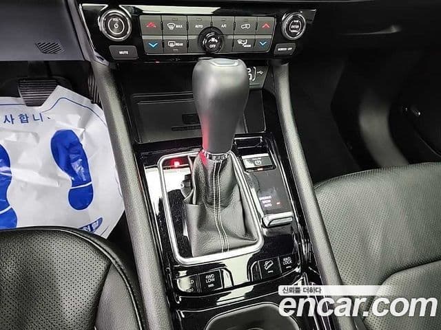 Jeep Compass 2022 — ფოტო 8/19