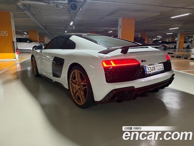 Audi R8 2021 — ფოტო 1/19