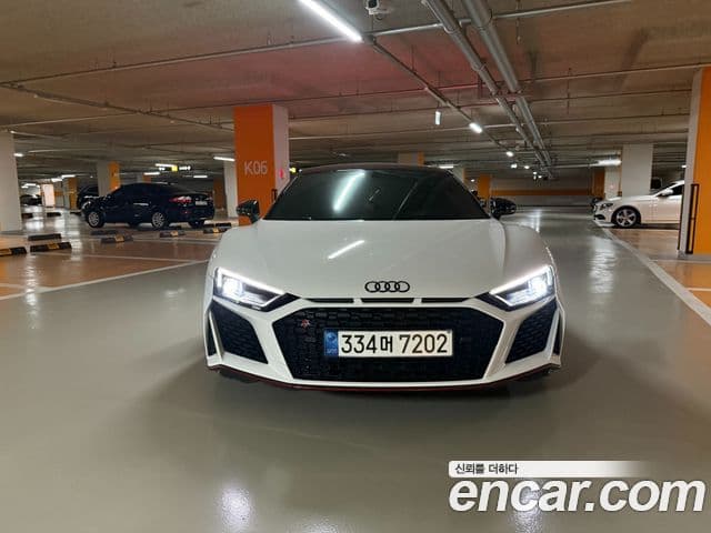 Audi R8 2021 — ფოტო 2/19