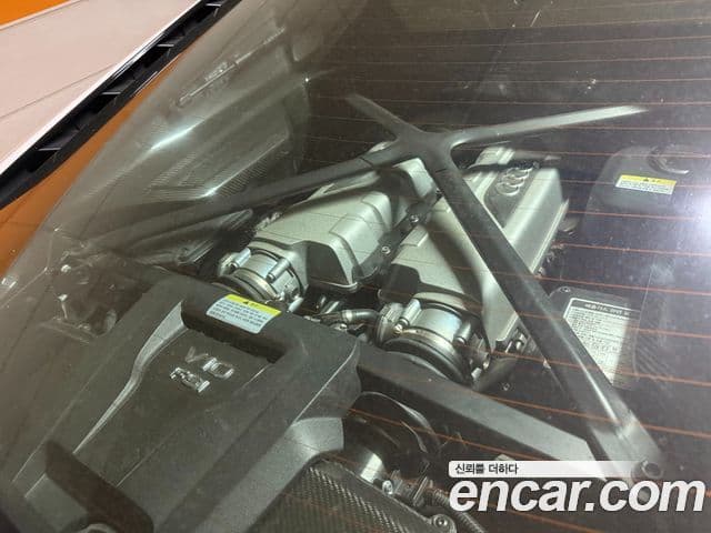 Audi R8 2021 — ფოტო 5/19
