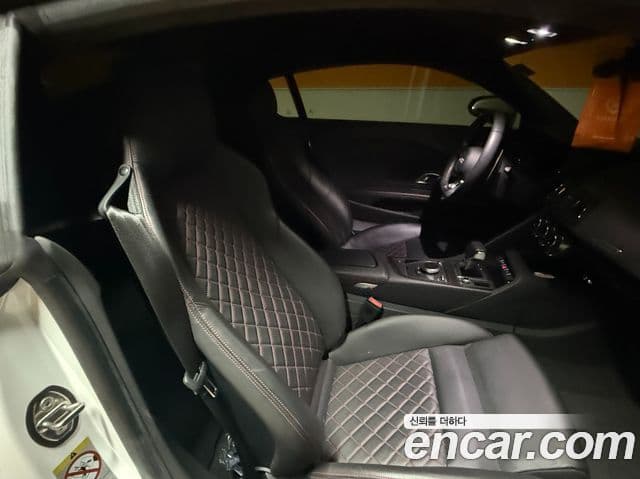 Audi R8 2021 — ფოტო 8/19
