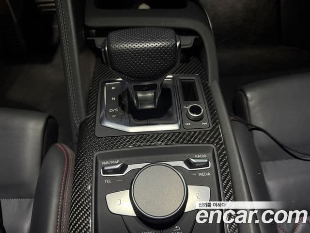 Audi R8 2021 — ფოტო 18/19