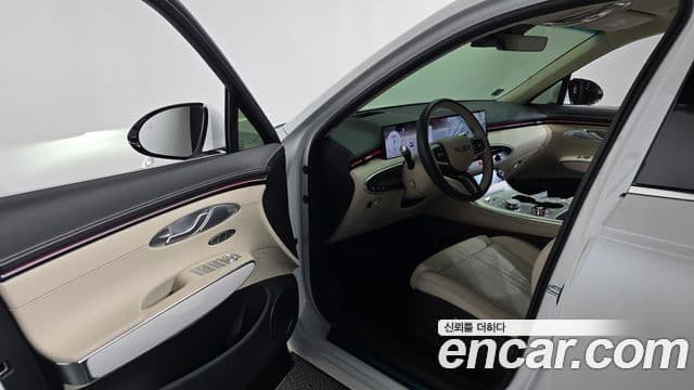 Genesis GV70 2025 — Şəkil 8/20