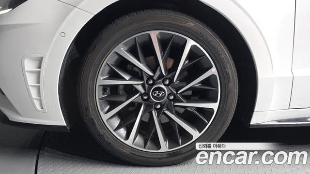 Hyundai Sonata 2021 — ფოტო 5/20