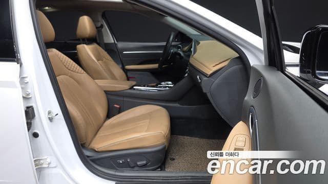Hyundai Sonata 2021 — ფოტო 11/20