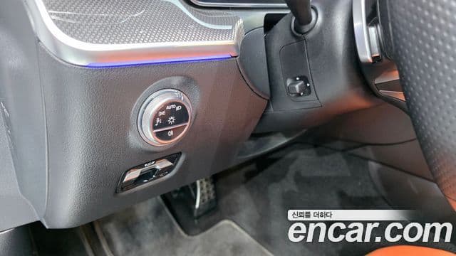 Mercedes-Benz C-Class 2023 — Şəkil 19/20