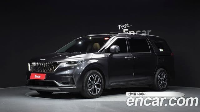 Kia Carnival 2023 — ფოტო 1/20