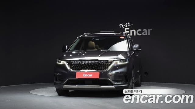 Kia Carnival 2023 — ფოტო 3/20