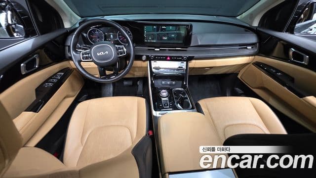 Kia Carnival 2023 — ფოტო 7/20