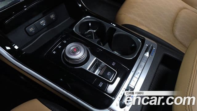 Kia Carnival 2023 — ფოტო 9/20