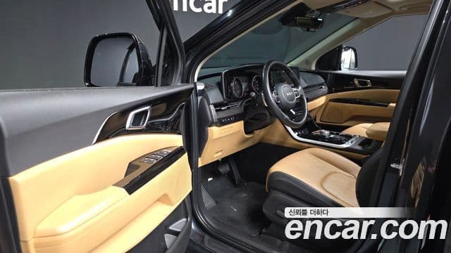 Kia Carnival 2023 — ფოტო 10/20