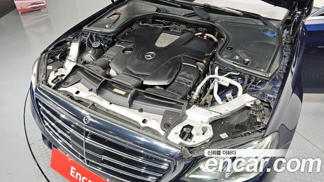 Mercedes-Benz E-Class 2018 — фото 6 из 20