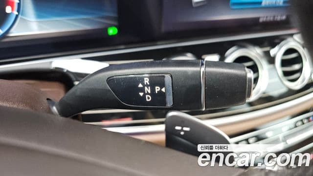 Mercedes-Benz E-Class 2018 — Şəkil 9/20