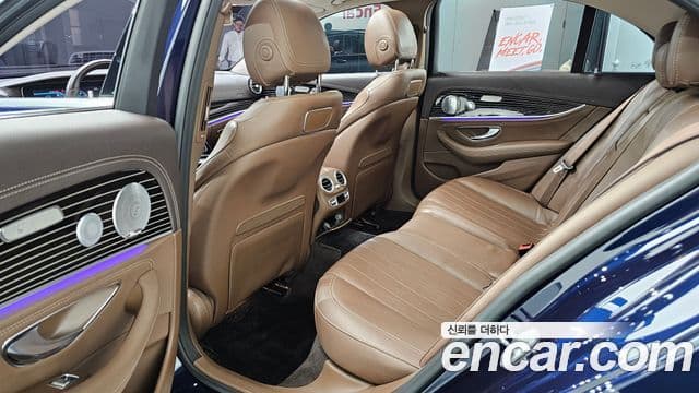 Mercedes-Benz E-Class 2018 — Şəkil 12/20