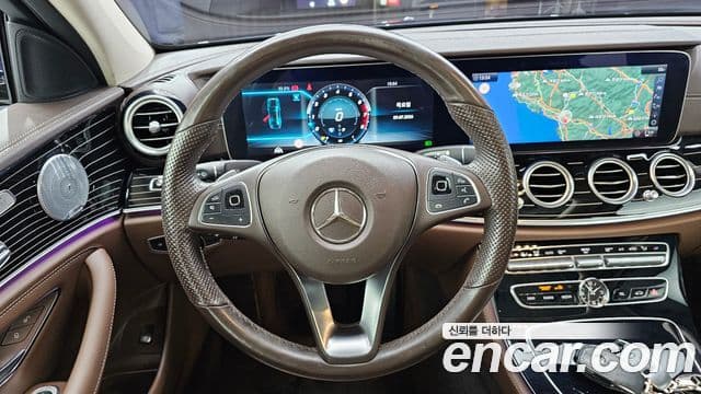 Mercedes-Benz E-Class 2018 — Şəkil 13/20