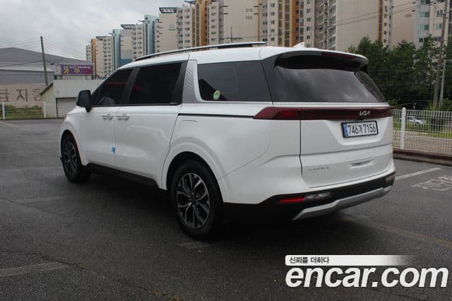 Kia Carnival 2023 — ფოტო 3/20
