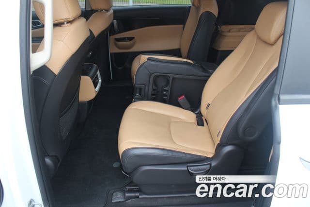 Kia Carnival 2023 — ფოტო 9/20