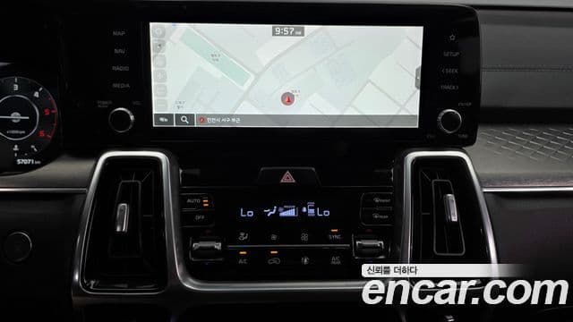 Kia Sorento 2021 — ფოტო 14/20