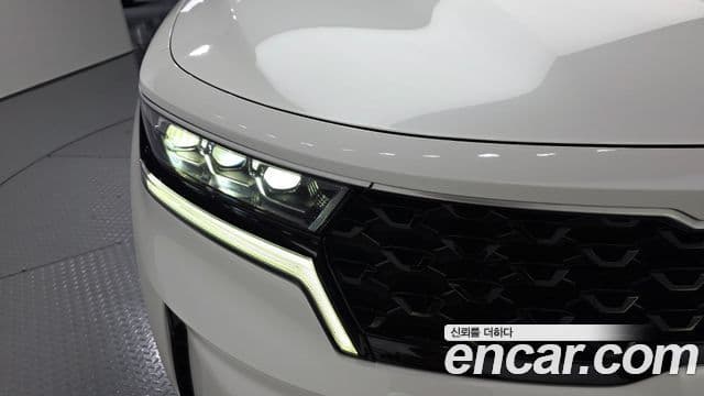Kia Sorento 2021 — Şəkil 8/31