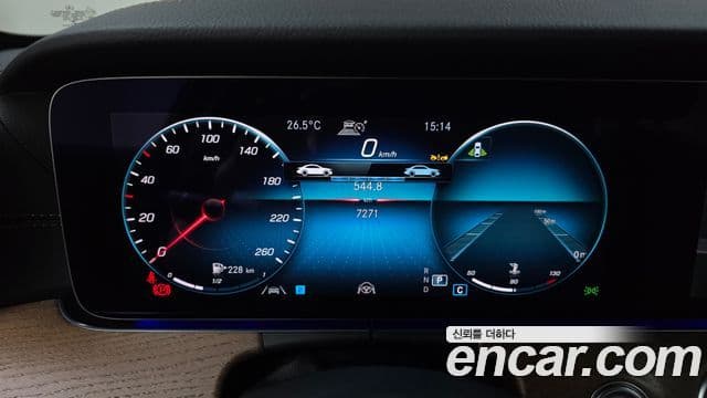 Mercedes-Benz E-Class 2022 — Şəkil 7/20