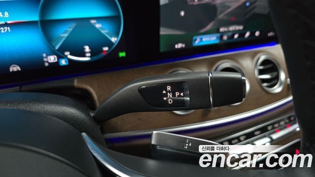 Mercedes-Benz E-Class 2022 — Şəkil 8/20