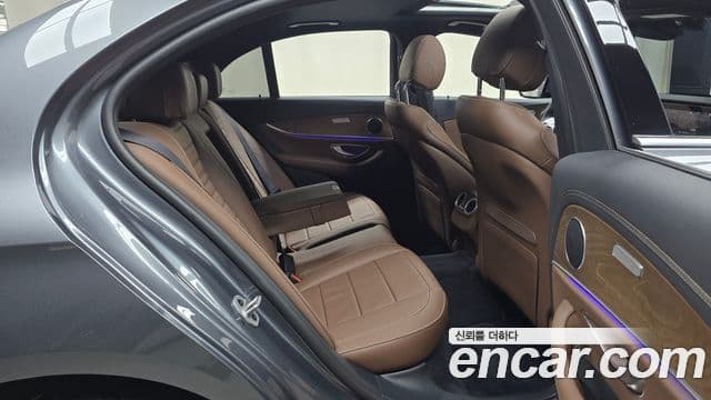Mercedes-Benz E-Class 2022 — Şəkil 11/20