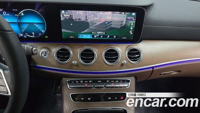 Mercedes-Benz E-Class 2022 — Şəkil 13/20