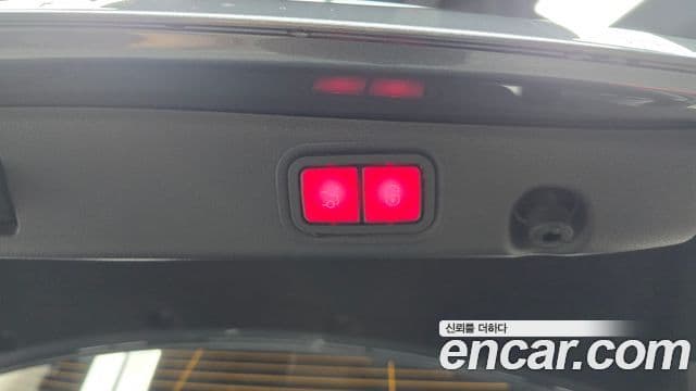 Mercedes-Benz E-Class 2022 — Photo 22/32