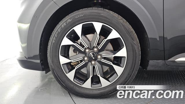 Kia Carnival 2023 — Фото 4/20