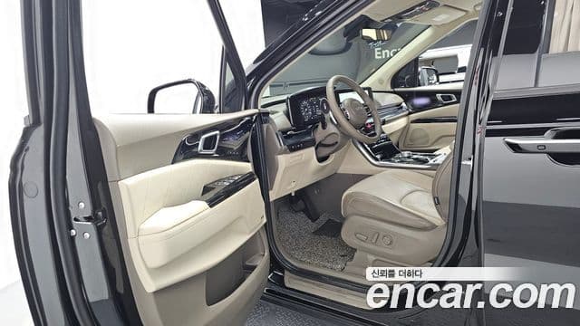 Kia Carnival 2023 — Фото 8/20