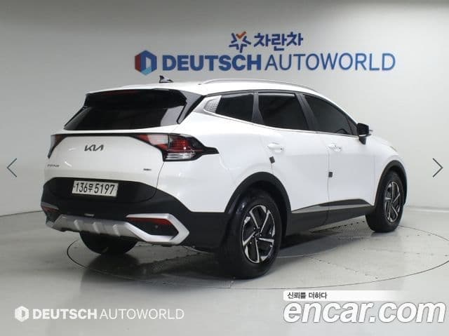 Kia Sportage 2022 — Фото 1/20