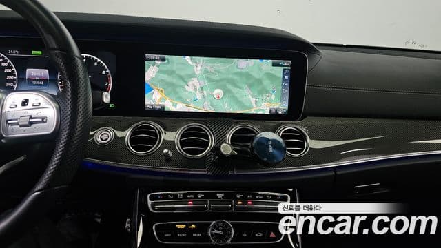 Mercedes-Benz E-Class 2020 — Şəkil 13/20