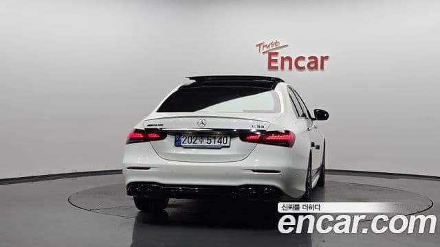 Mercedes-Benz E-Class 2023 — ფოტო 4/20