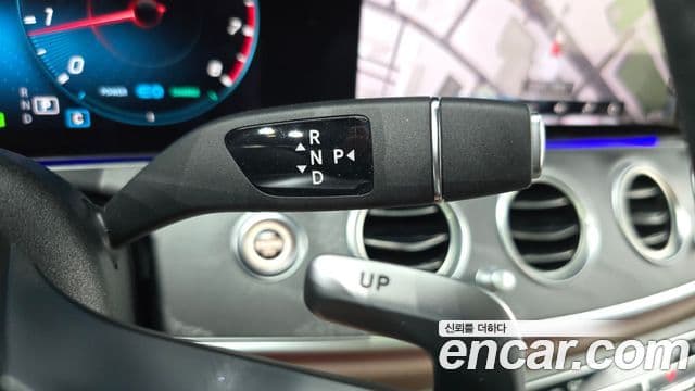 Mercedes-Benz E-Class 2023 — ფოტო 9/20