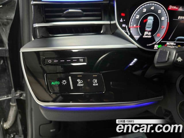 Audi A8 2019 — Şəkil 10/20