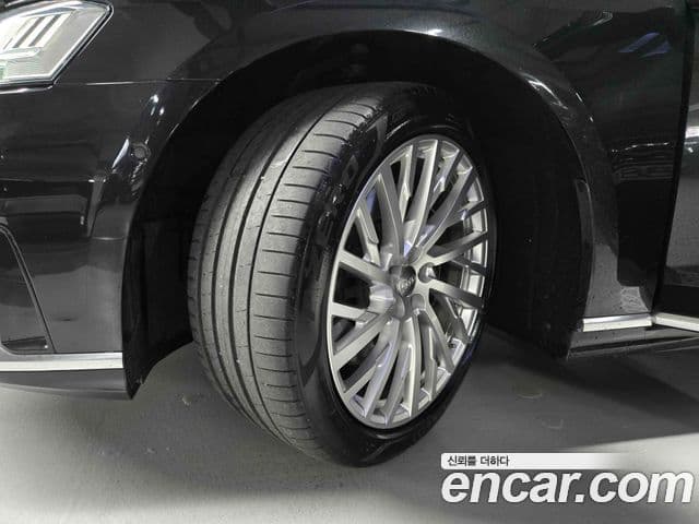 Audi A8 2019 — Şəkil 18/20