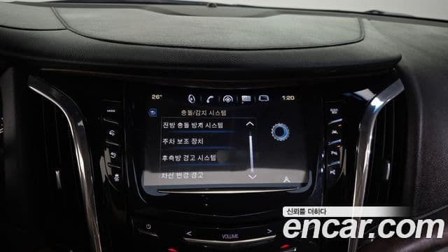 Cadillac Escalade 2018 — ფოტო 16/20