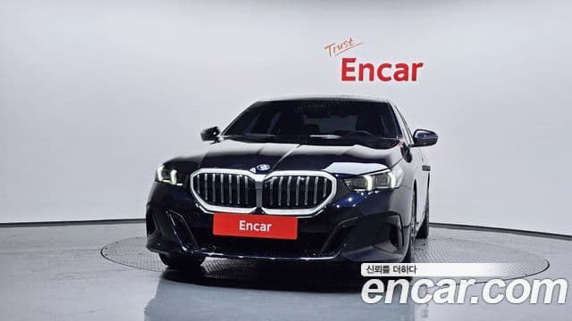 BMW 5 Series 2025 — Photo 18/20