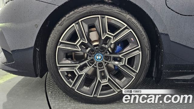 BMW 5 Series 2025 — Photo 6/20