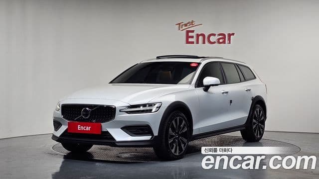 Volvo V60 Cross Country 2024 — Photo 4/36